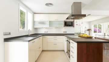 Resa Estates Ibiza for sale te koop Casa Rui Tourist license sta Eularia kitchen 3.jpg